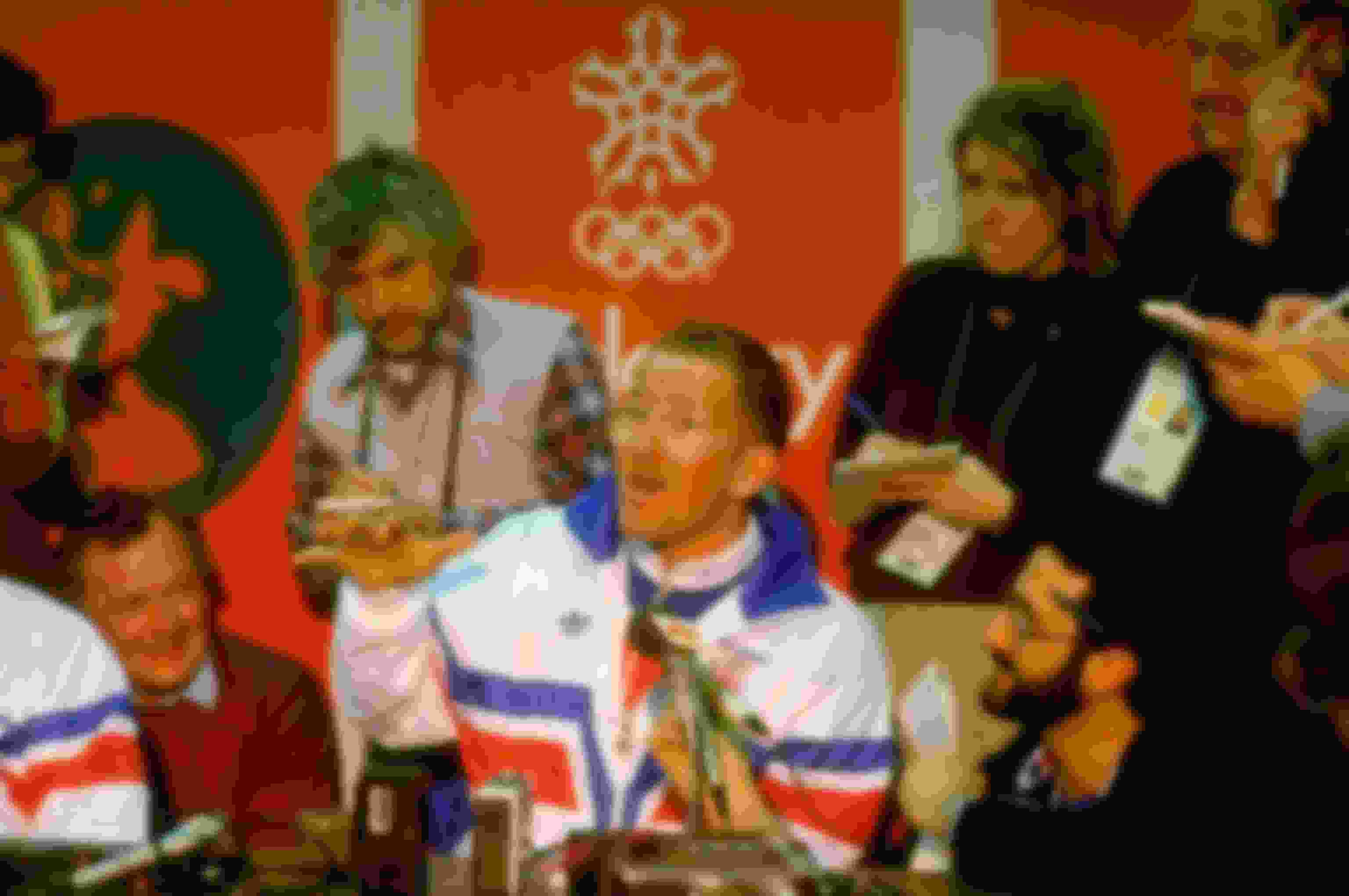 11 febbraio 1988: Ritratto del saltatore con gli sci Eddie Edwards della Gran Bretagna durante una conferenza stampa ai Giochi olimpici invernali del 1988 a Calgary, Canada.