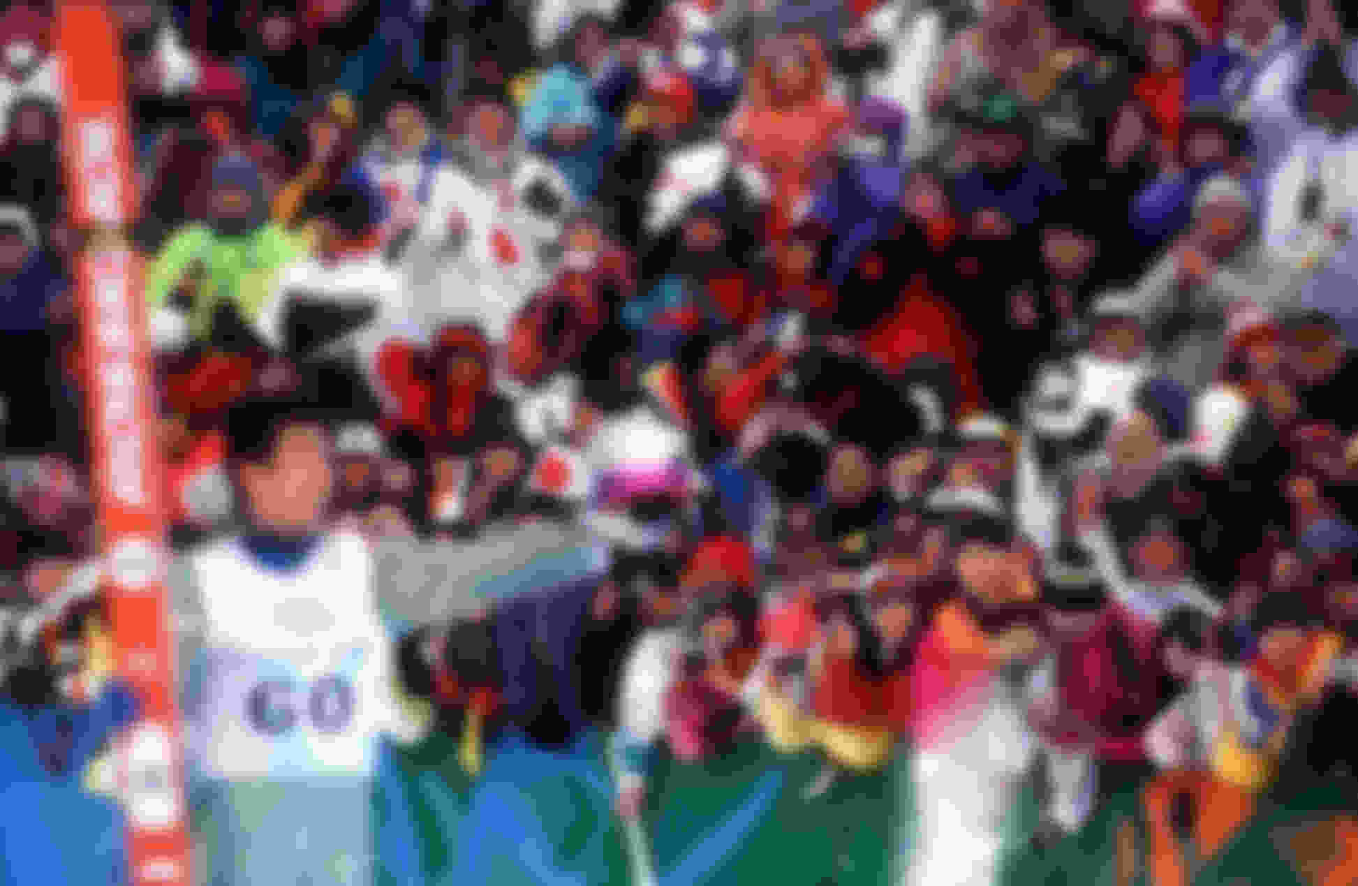 1998年长野冬奥会上，原田雅彦和主场观众分享荣光