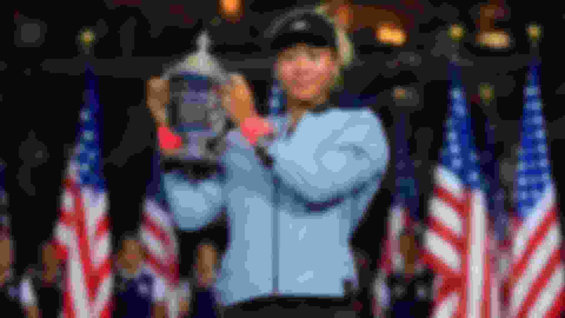 日本人プロテニスプレーヤーで初めてグランドスラムのチャンピオンに輝く。