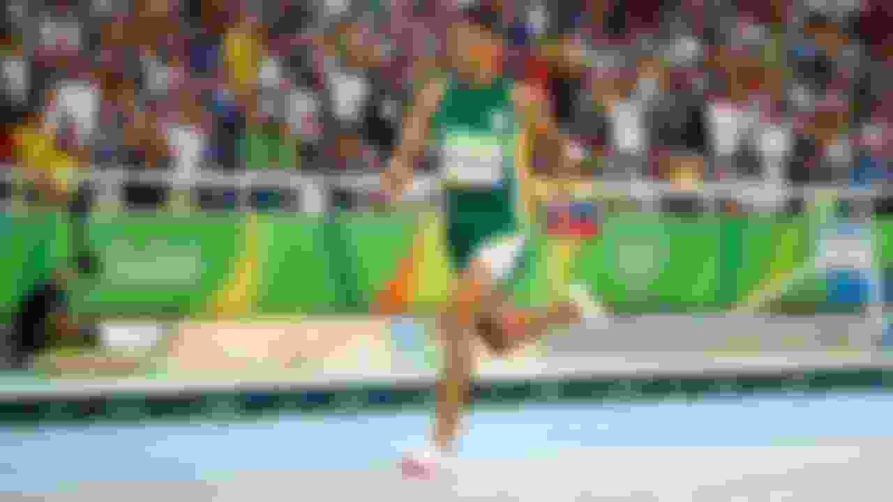Van Niekerk betters 400m world record
