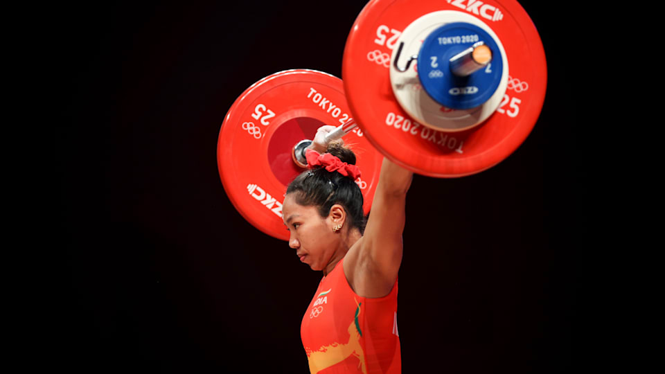 Mirabai Chanu wins weightlifting silver medal at Tokyo Olympics