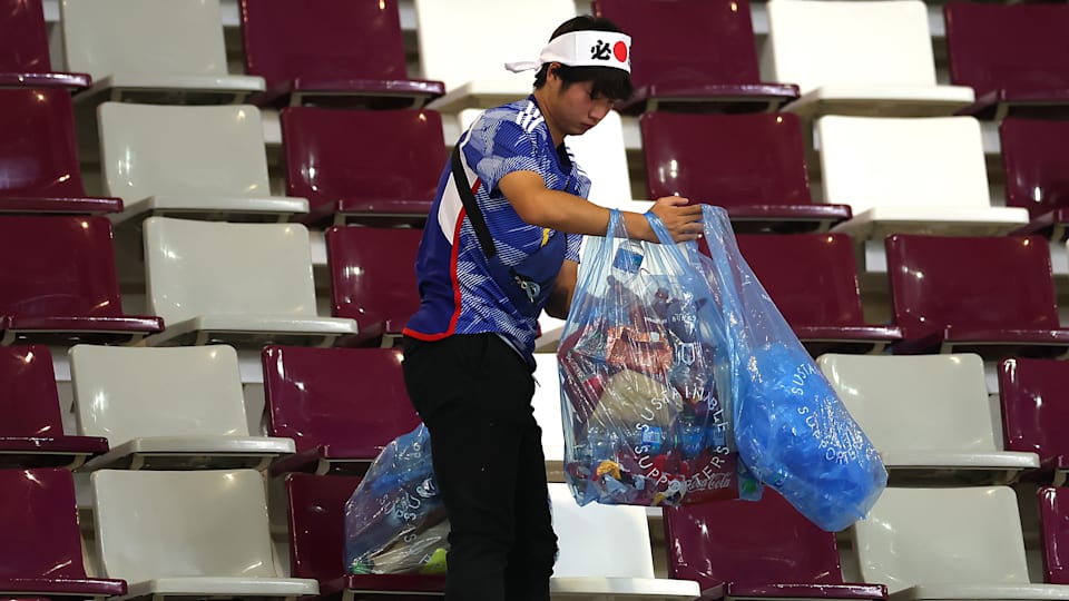 FIFA World Cup 2022: Japan players and fans continue cleaning up ...