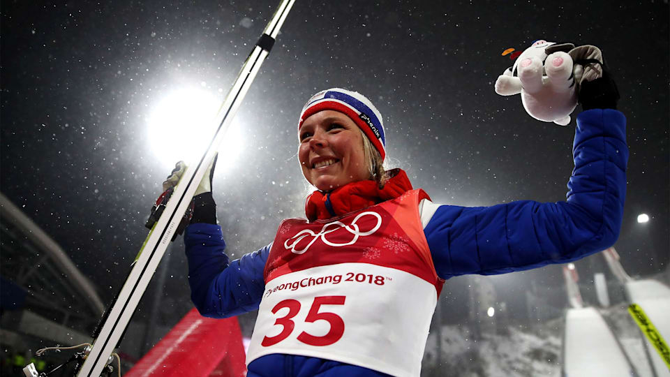 Lundby wins gold with stunning last jump in women’s normal hill