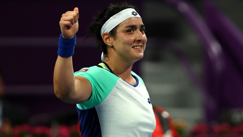Ons Jabeur thanks her fans on court, Feb. 2020
