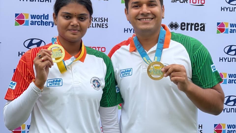 Archery World Cup 2022 Paris Abhishek VermaJyothi Surekha Vennam win compound mixed team gold