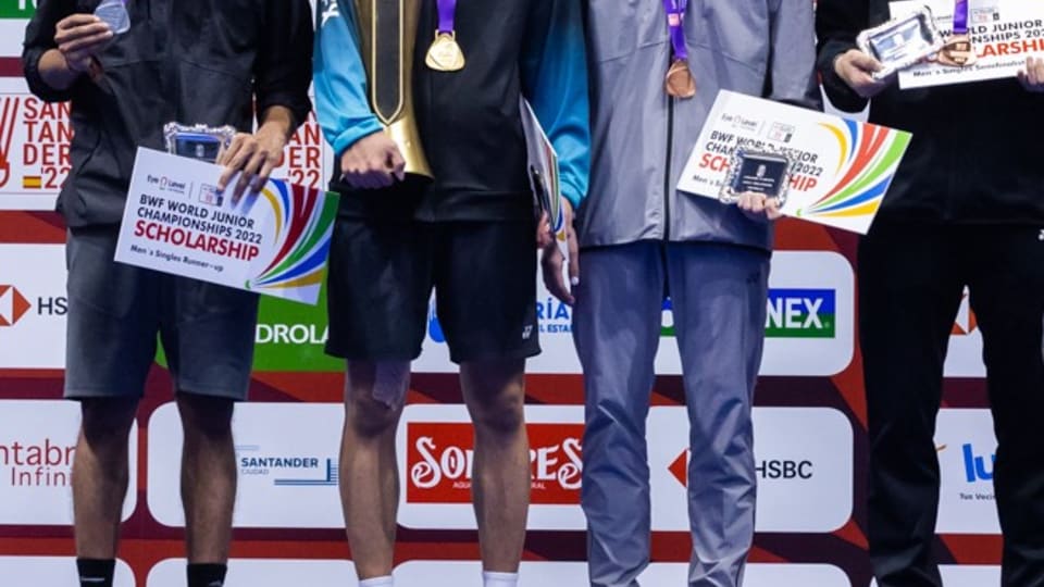 Badminton World Junior Championships 2022 China win three of five