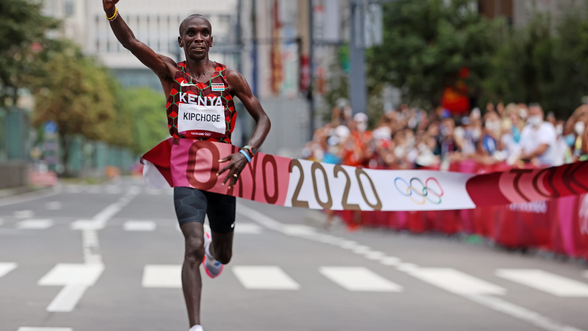 Kenya's Eliud Kipchoge delivers masterclass to retain Olympic marathon title