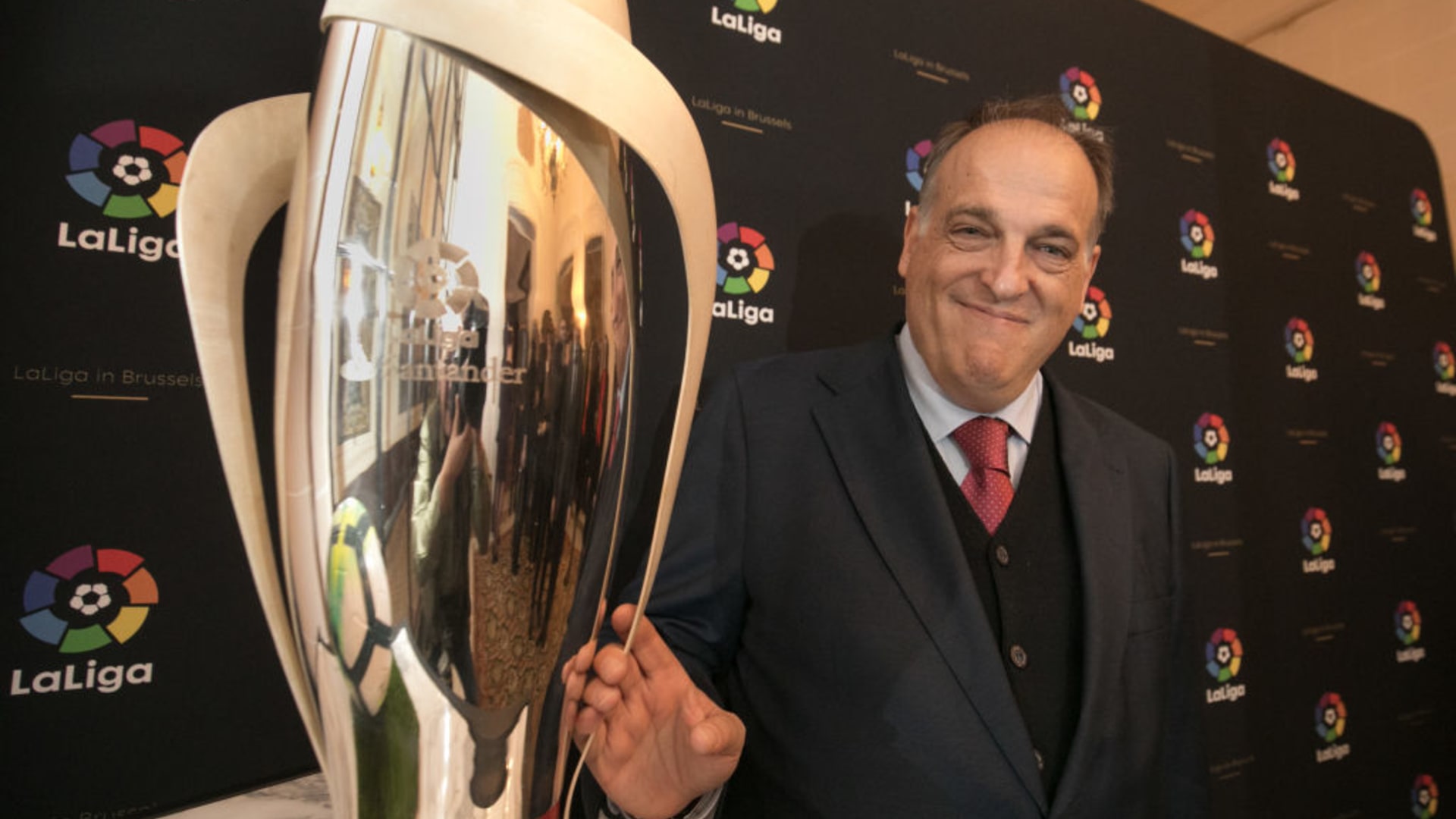 サッカー スペインサッカー連盟が 他競技の支援に約12億円を寄付