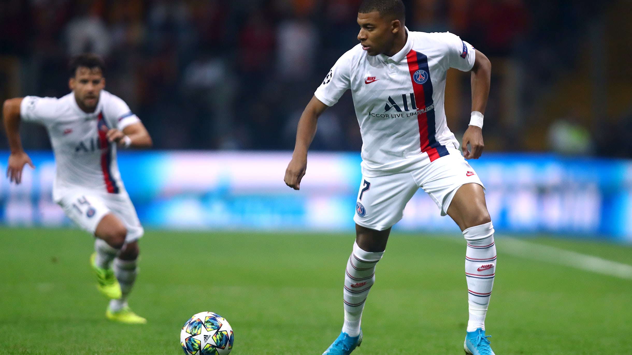 キリアン エンバペ スピードと技術を織り交ぜたプレースタイル