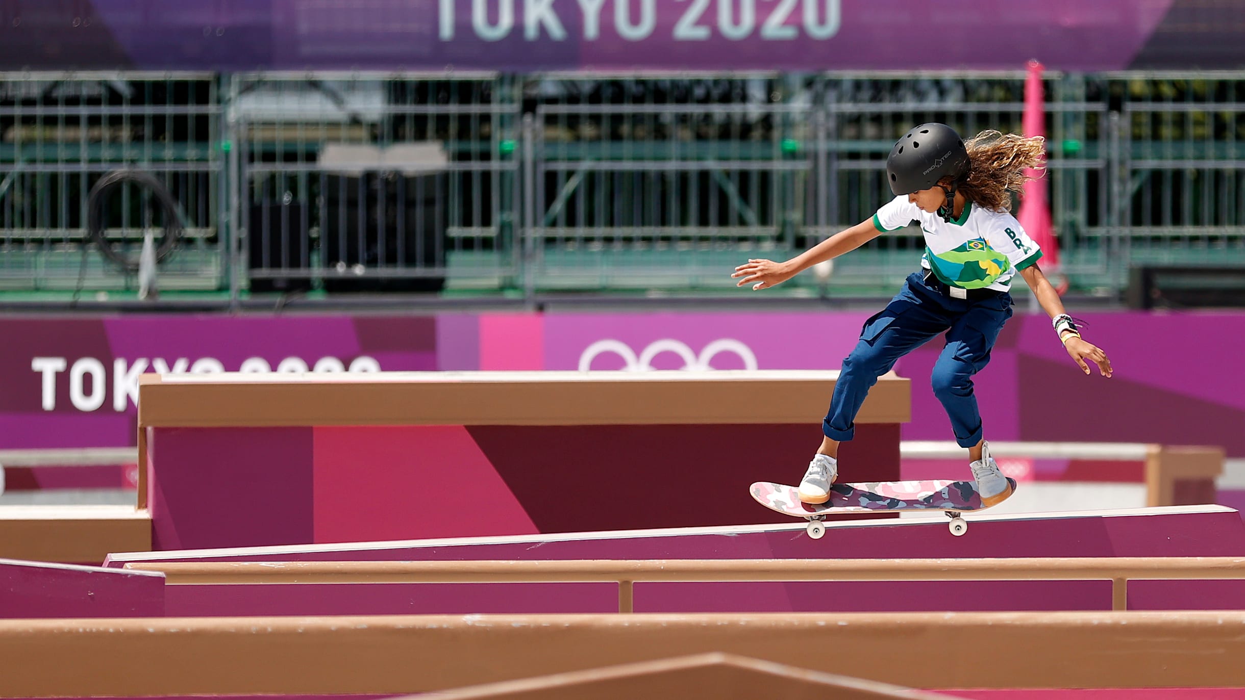 Quais foram os brasileiros que ganharam medalha de prata no skate nas modalidades street e park respectivamente em Tóquio?