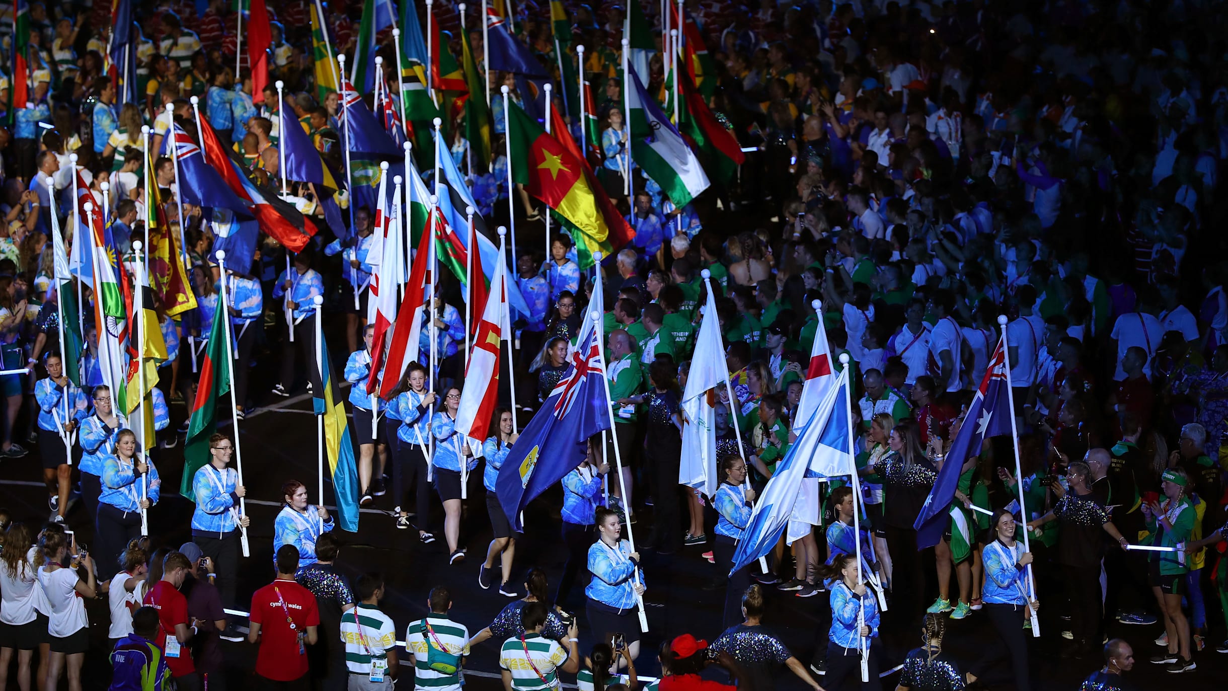 How many countries participate in Commonwealth Games?