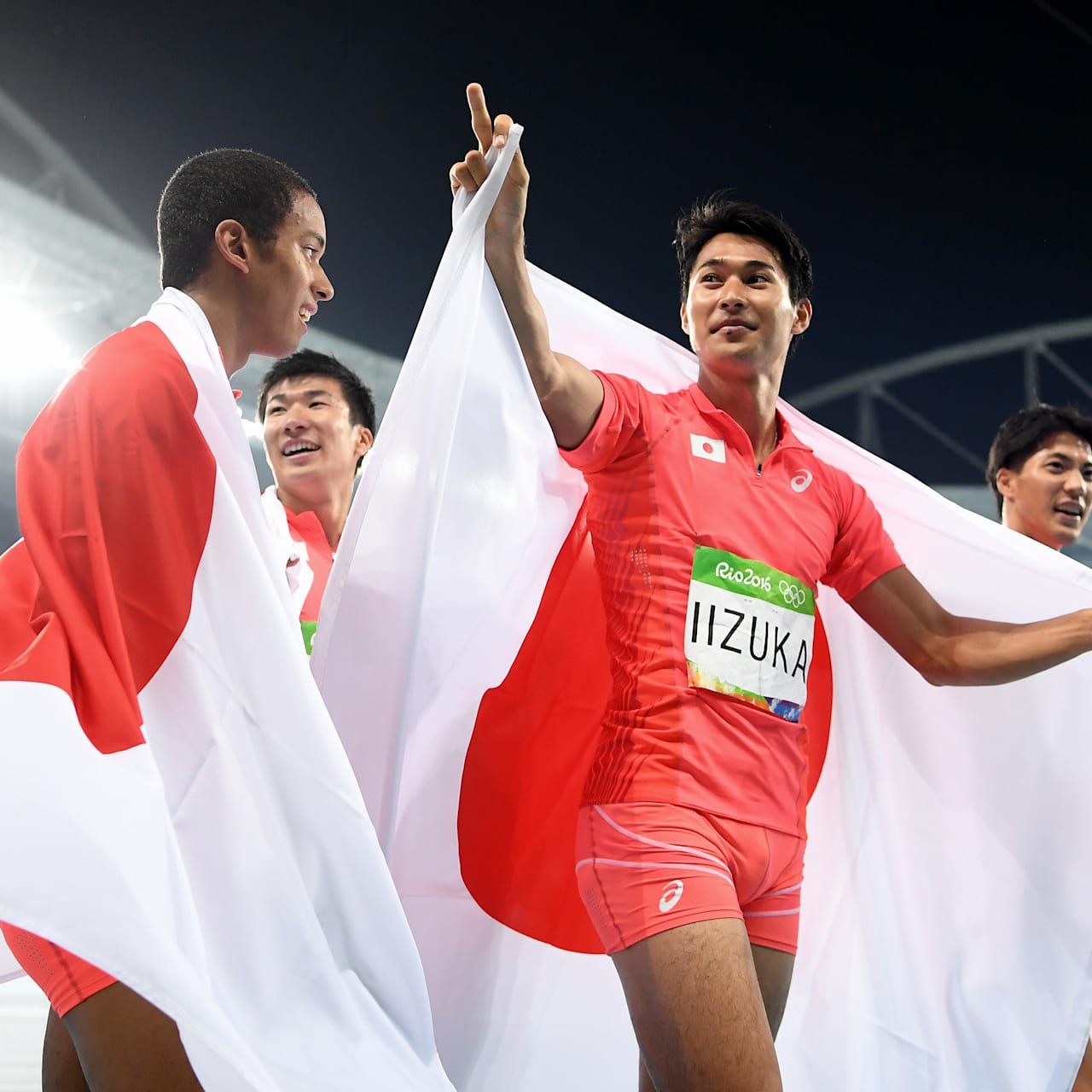 日本リレーチームが世界最高レベルのバトンパスで銀メダル獲得