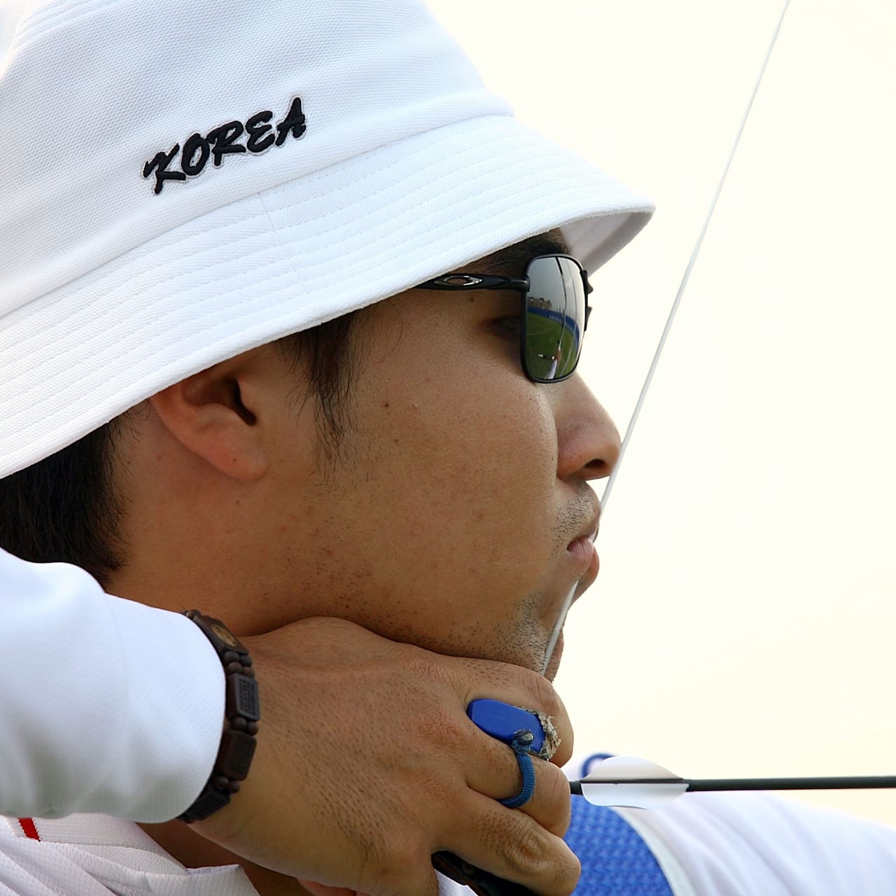 盲目でアーチェリー金メダルを手にしたイム ドンヒョン