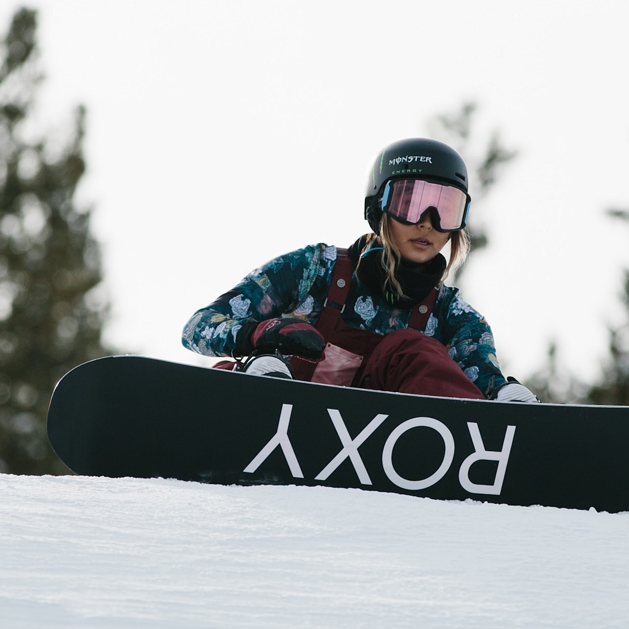 chloe kim roxy snowboard