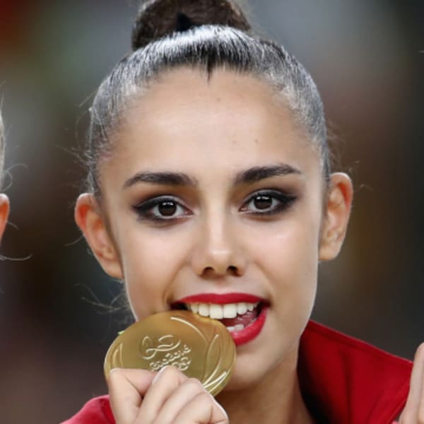 Margarita Mamun Rossijskaya Sportivnaya Gimnastka Olimpijskaya Chempionka Po Hudozhestvennoj Gimnastike Biografiya Dostizheniya