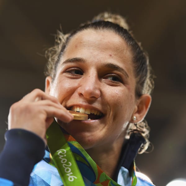 Biografia Medallas Olimpicas Y Titulos De La Judoca Paula Pareto