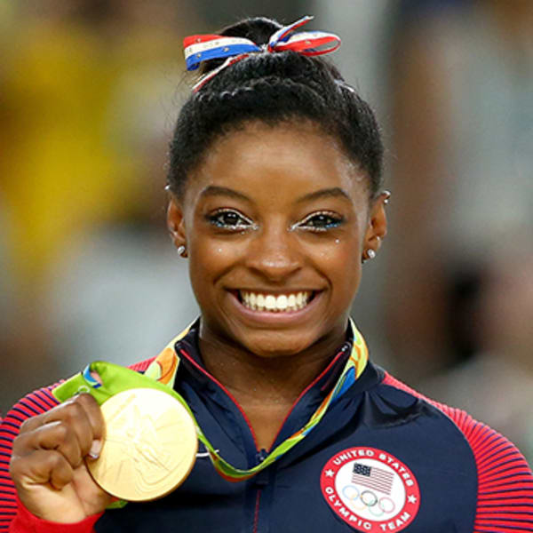 Simone Biles Biographie Medailles Olympiques Records Age