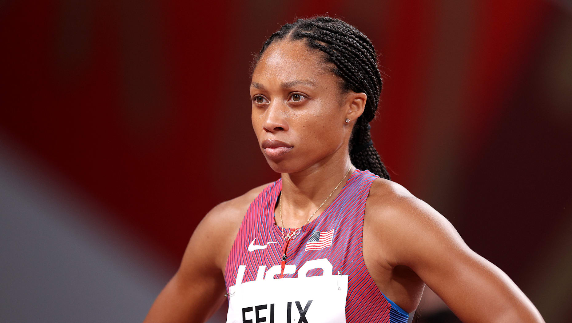 Allyson Felix helps USA to 4x400m gold, goes to record 11 medals.