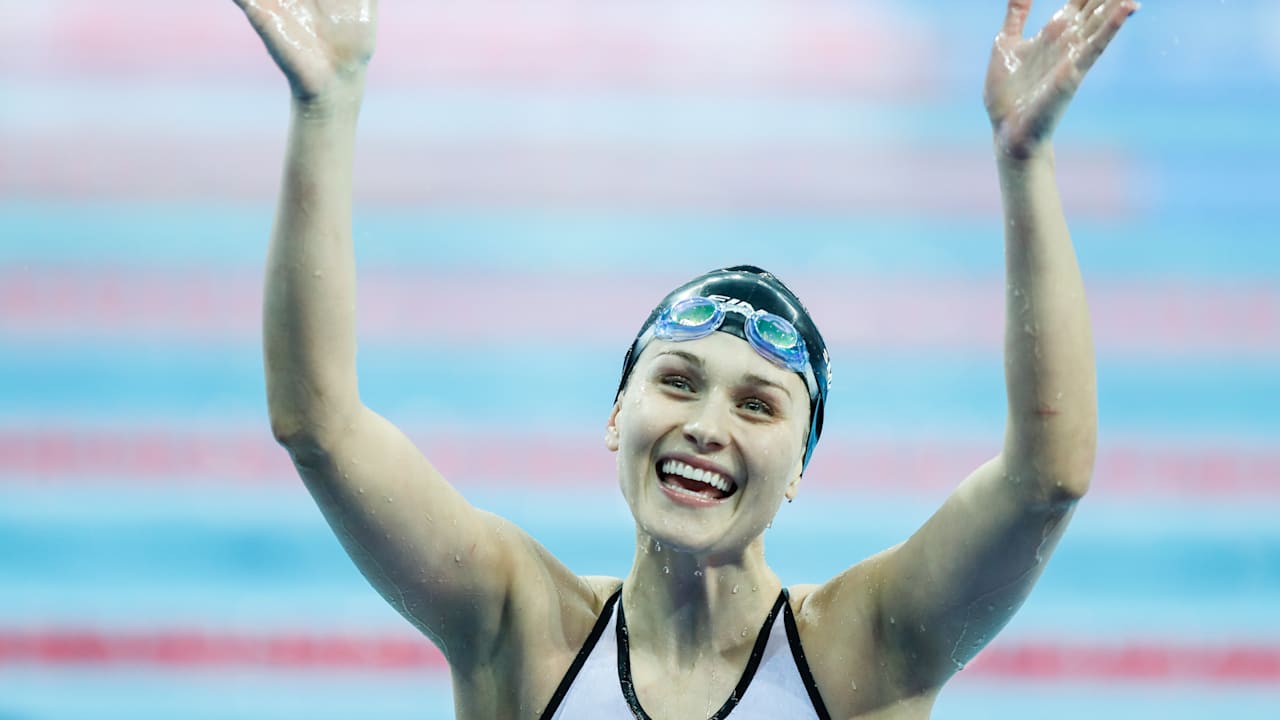 アメリカの競泳選手オリビア スモリガをコービー ブライアントが感化