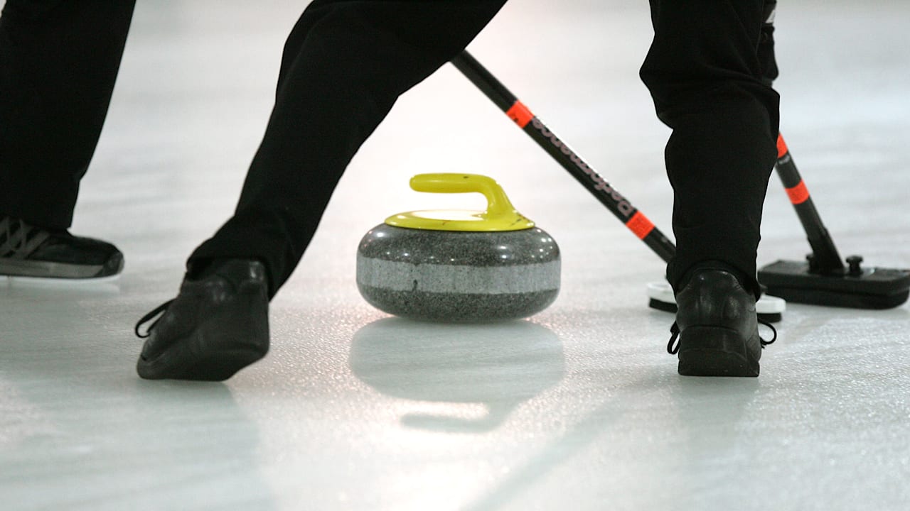 男子は常呂ジュニア 女子は北海道銀行が決勝進出 カーリング日本選手権6日目 男女準決勝