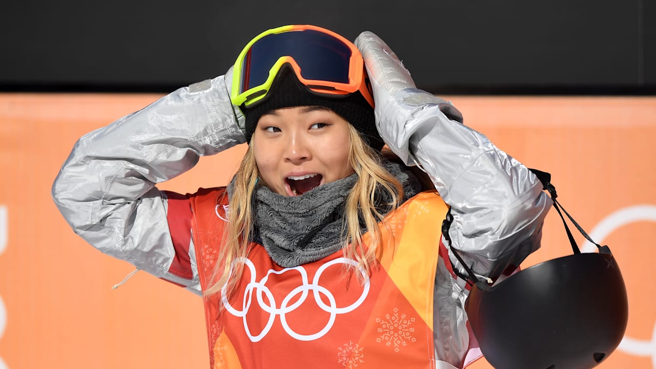 chloe kim snowboard goggles