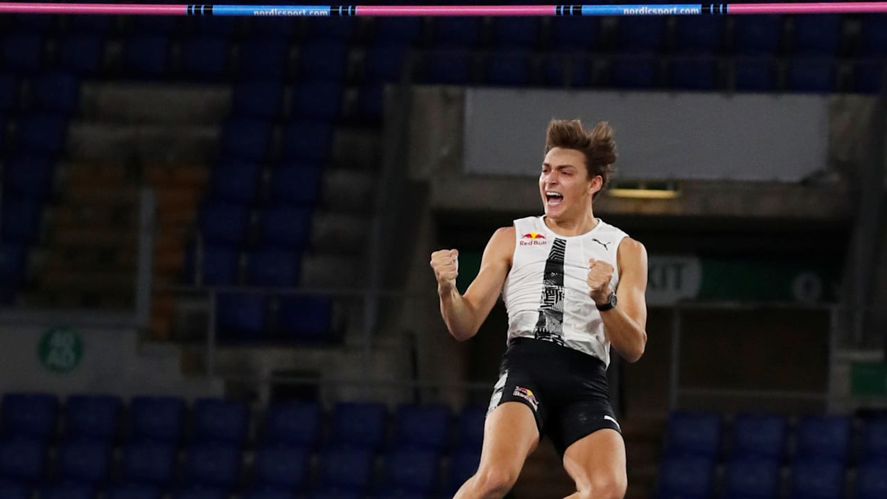 Duplantis Breaks Bubka S Outdoor Pole Vault World Record