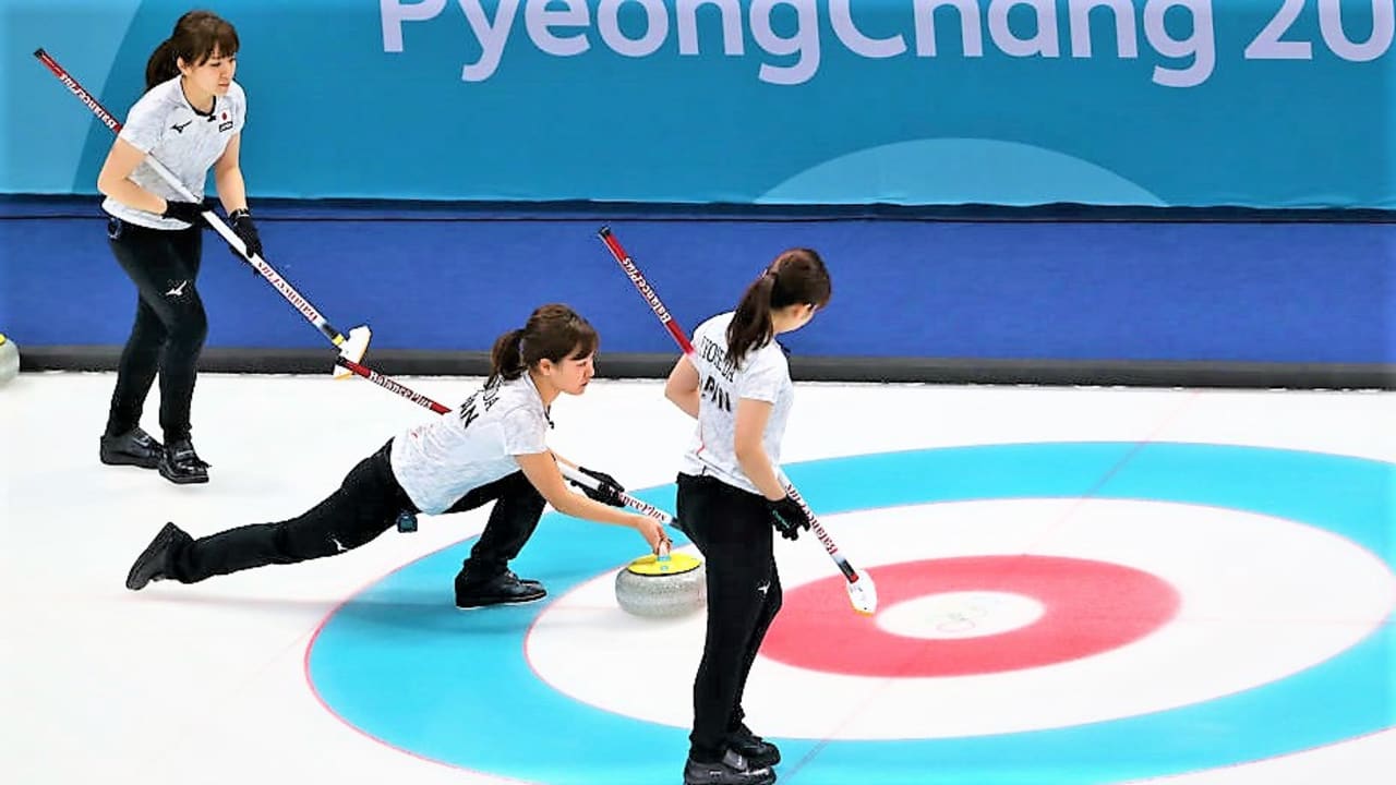 カーリング女子世界選手権 予選リーグ7日目 中部電力は6勝6敗の6位でプレーオフ進出