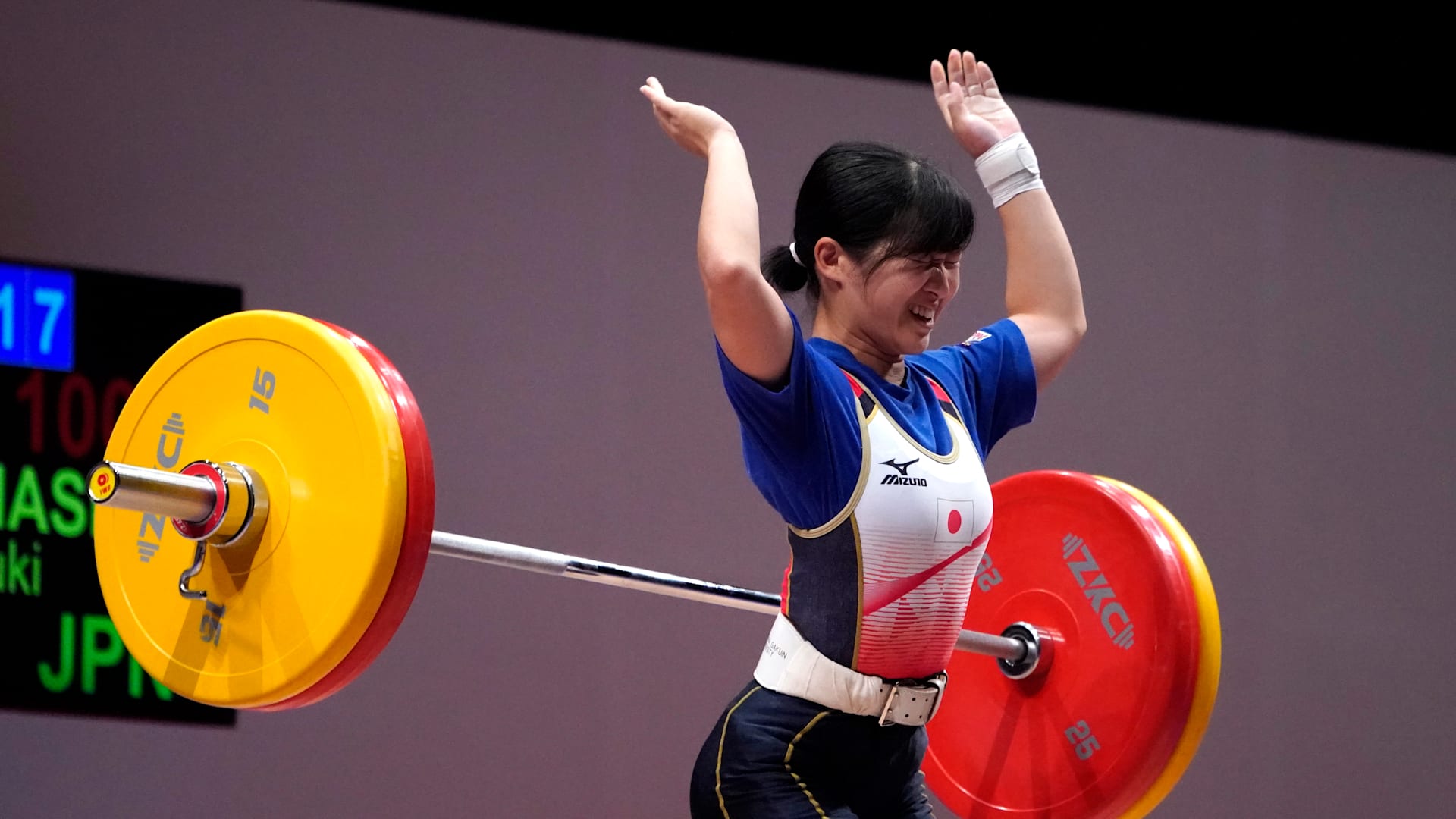 ウエイトリフティング Iwf世界選手権第2日 女子49キロ級の鈴木梨羅が銀 高橋いぶきが銅メダル獲得