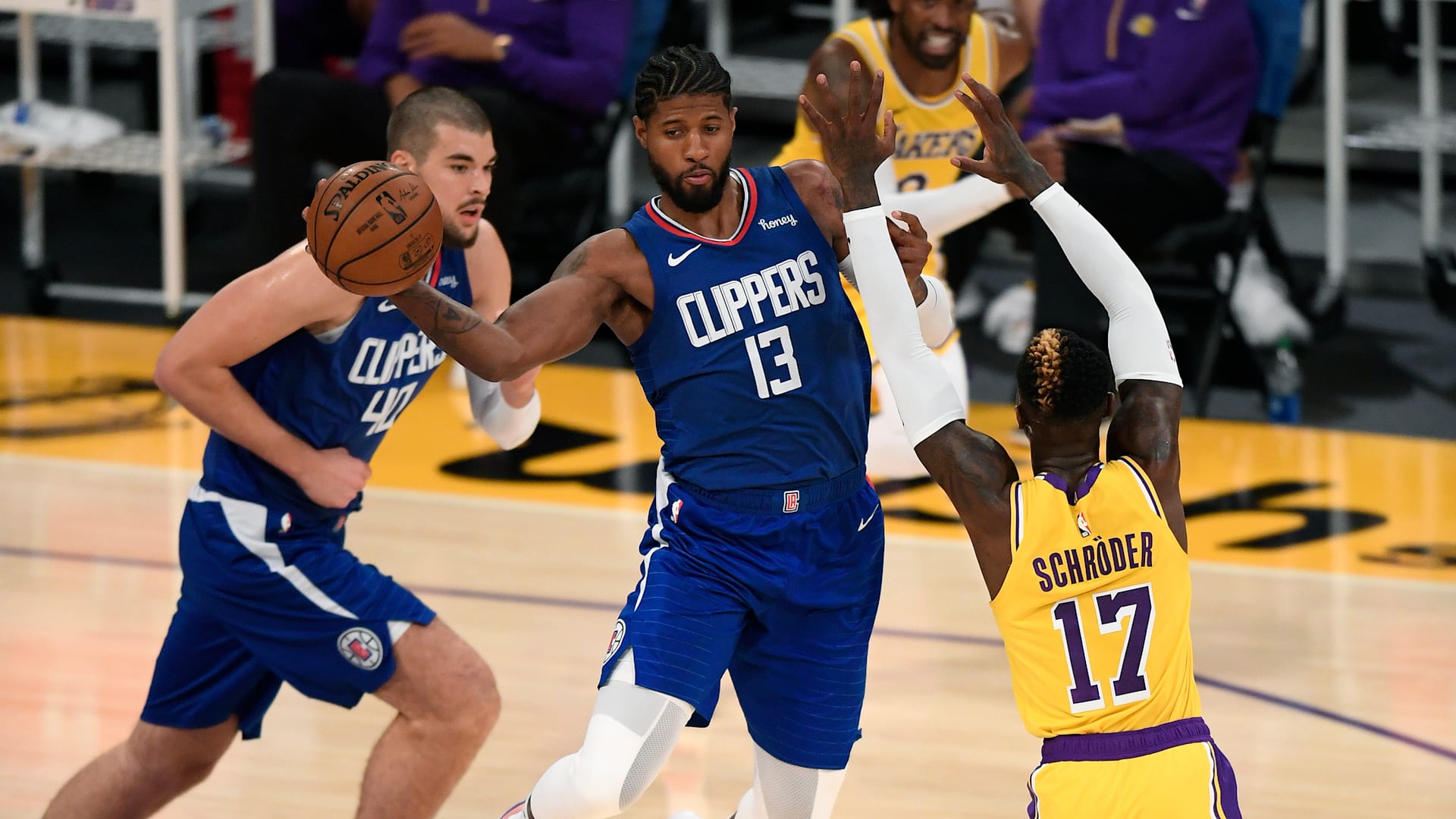 Nba Lakers Receive Rings Then Lose Kd Helps Nets Past Warriors