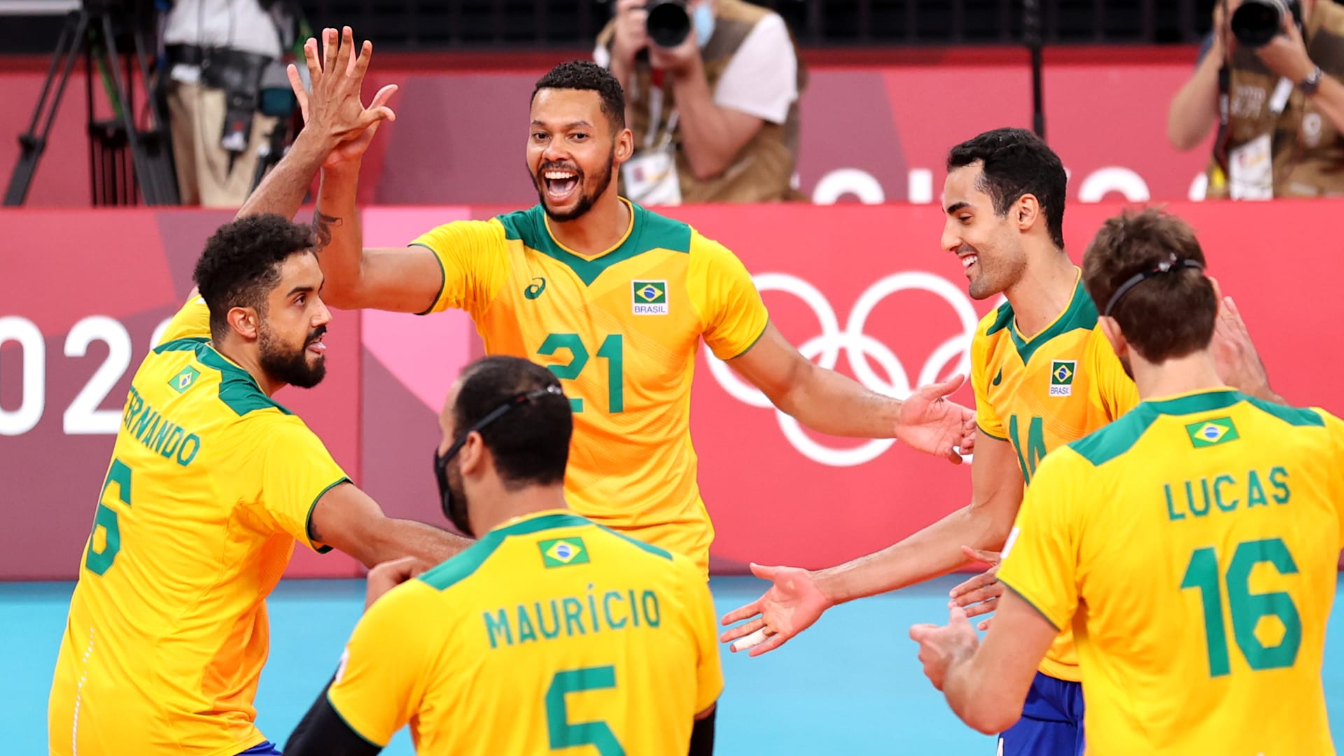 Douglas Souza Entra Bem Na Estreia Do Brasil No Volei Masculino Em Toquio 2020