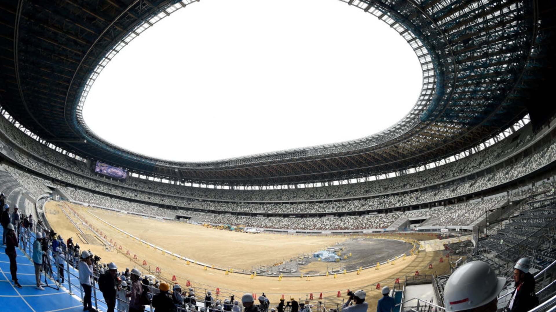 新国立競技場の内部が初公開 11月の完成予定に向け順調