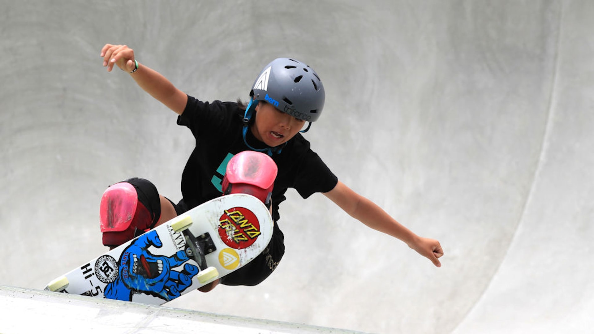 スケボー デュー ツアー 決勝 女子パーク12歳岡本v 10歳開が3位