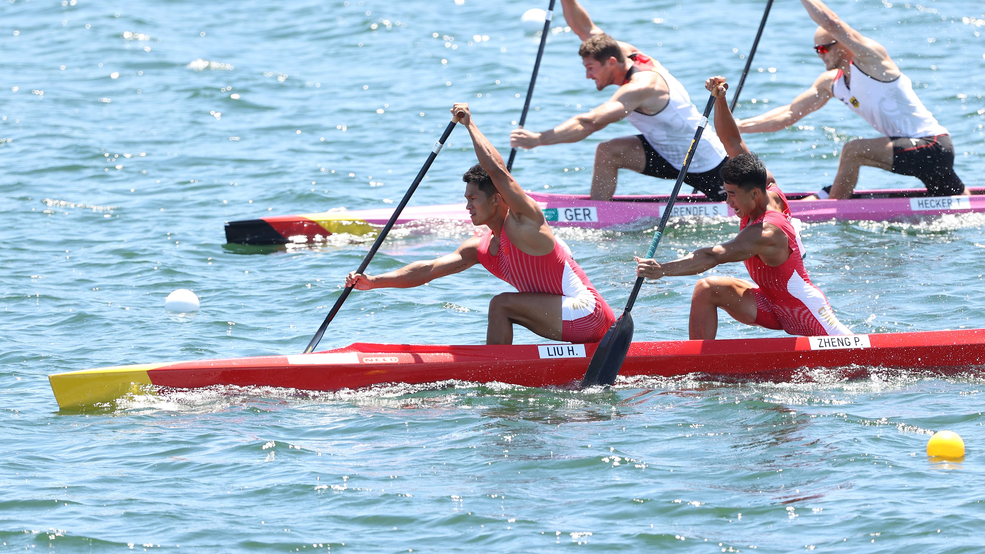 Водные виды спорта на олимпийских играх. Олимпийский вид спорта. Гребля на байдарках и каноэ.. Академическая гребля и гребля на байдарках и каноэ.