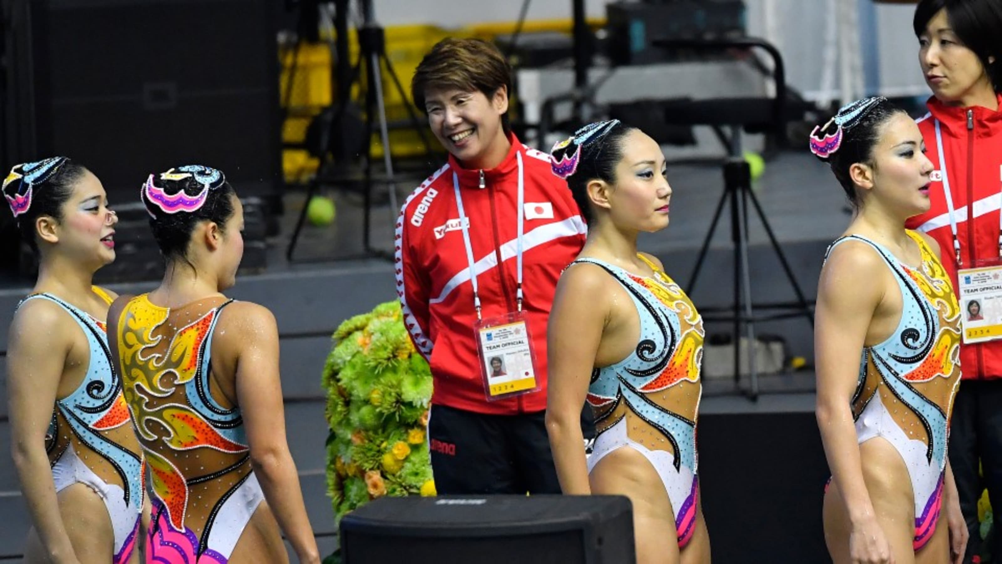10年ぶりコーチ復帰のリオ五輪で シンクロ日本 を復活 メダル請負人 井村雅代の情熱指導 師と弟子のオリンピック