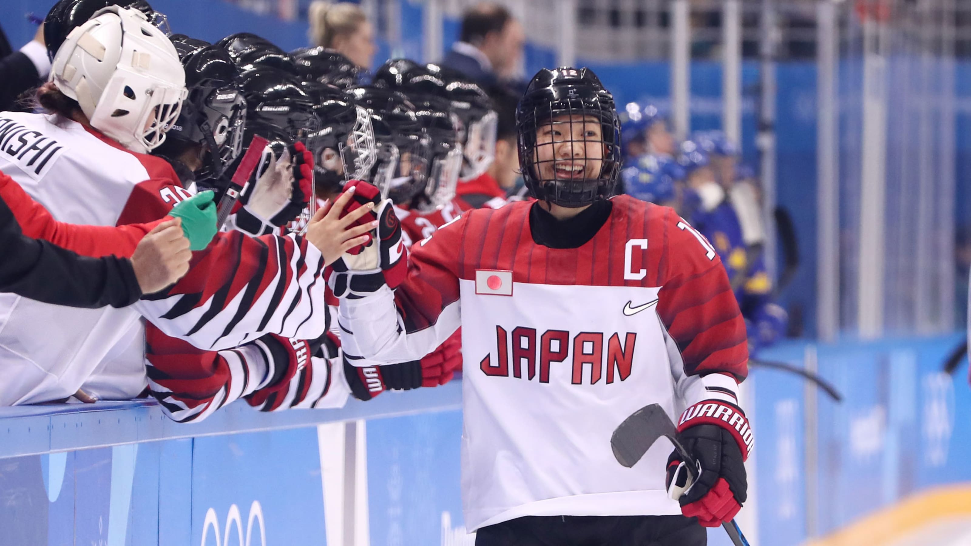 アイスホッケー 日本代表 女子世界選手権に向けてカナダへ出発 15日まで隔離期間に