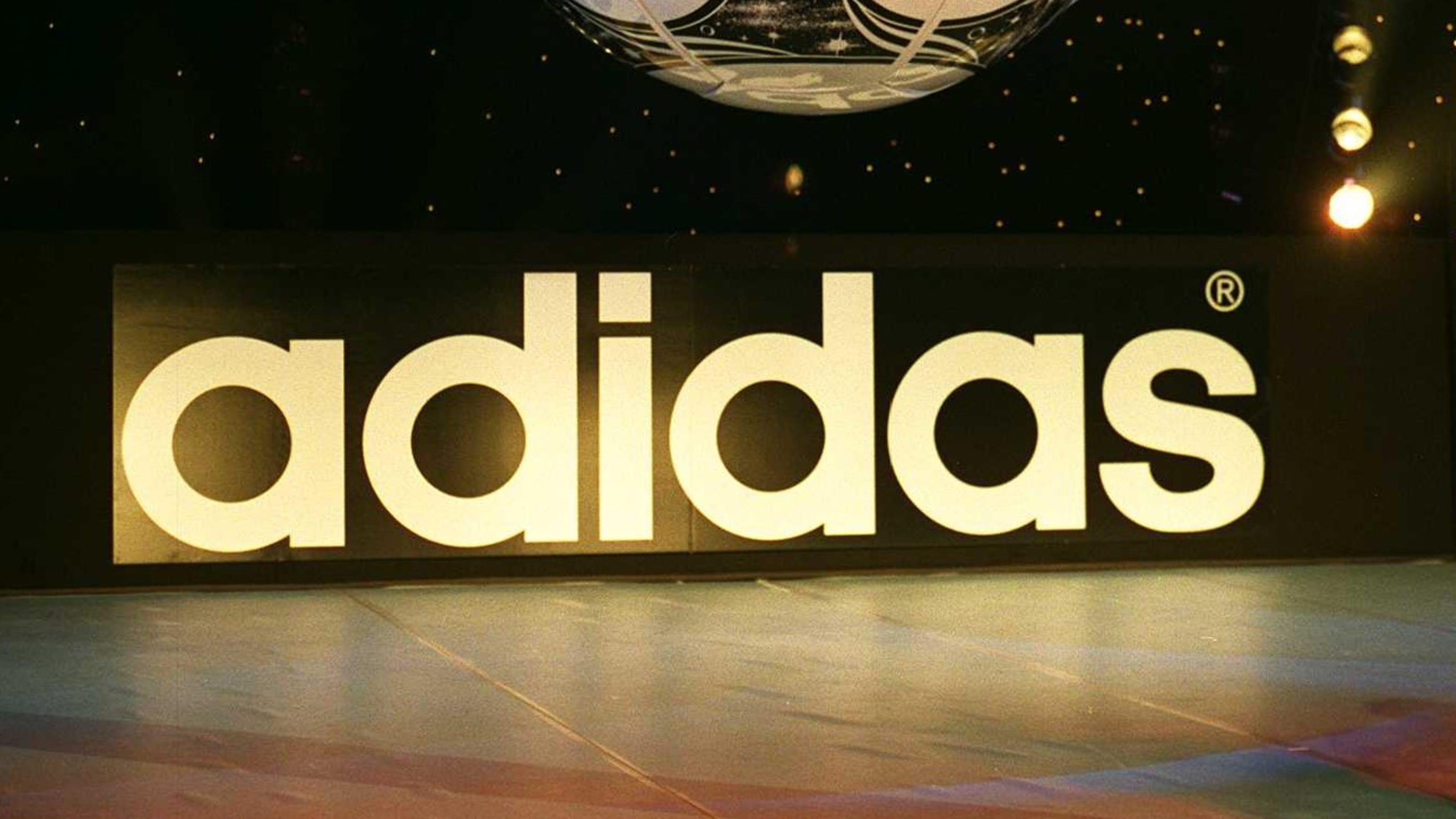 マスク Adidas