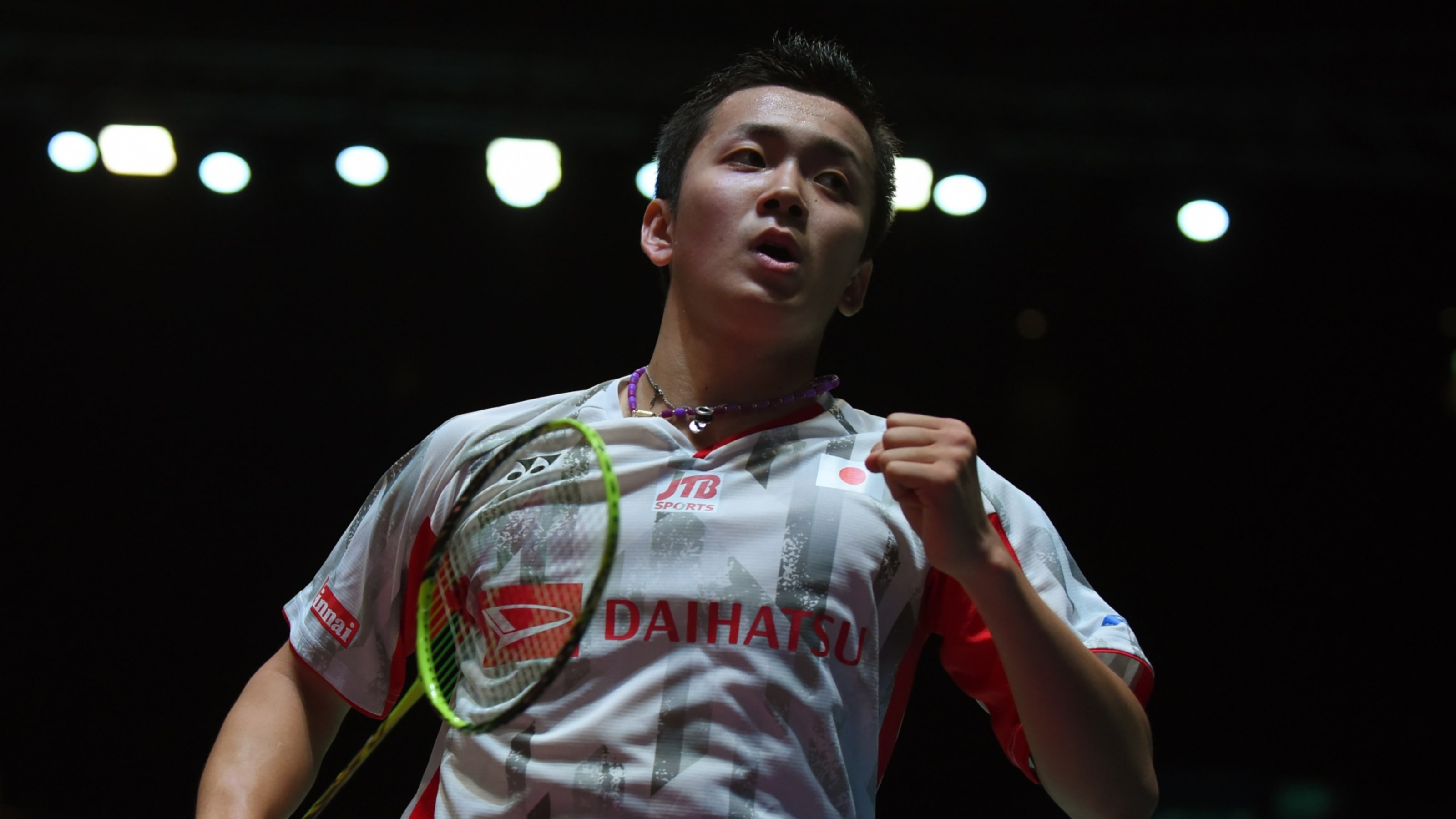 桃田賢斗と西本拳太、小林選手のサイン入りロングTシャツです 桃田賢斗と西本拳太、小林選手のサイン入りロングTシャツです