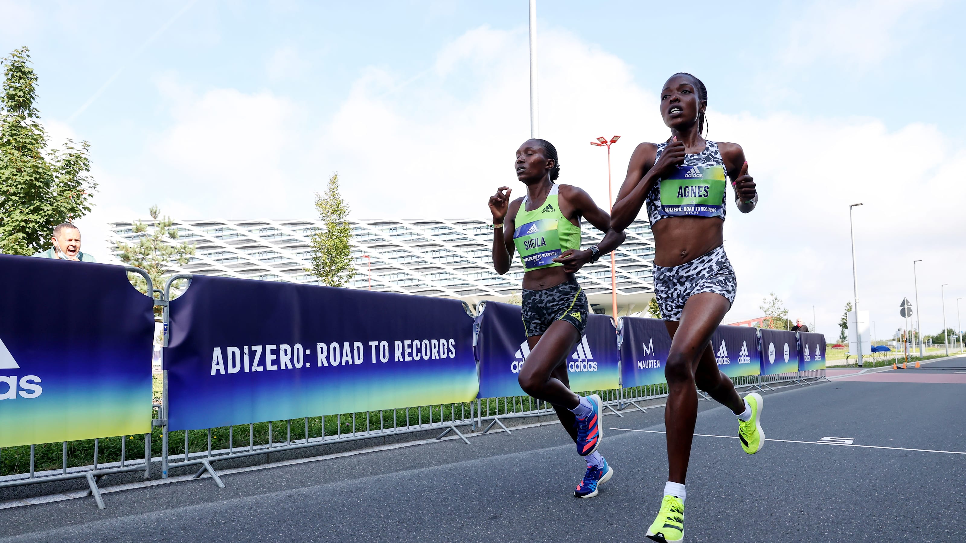 Kenya S Agnes Jebet Tirop Sets New World Record In Women Only 10km Race