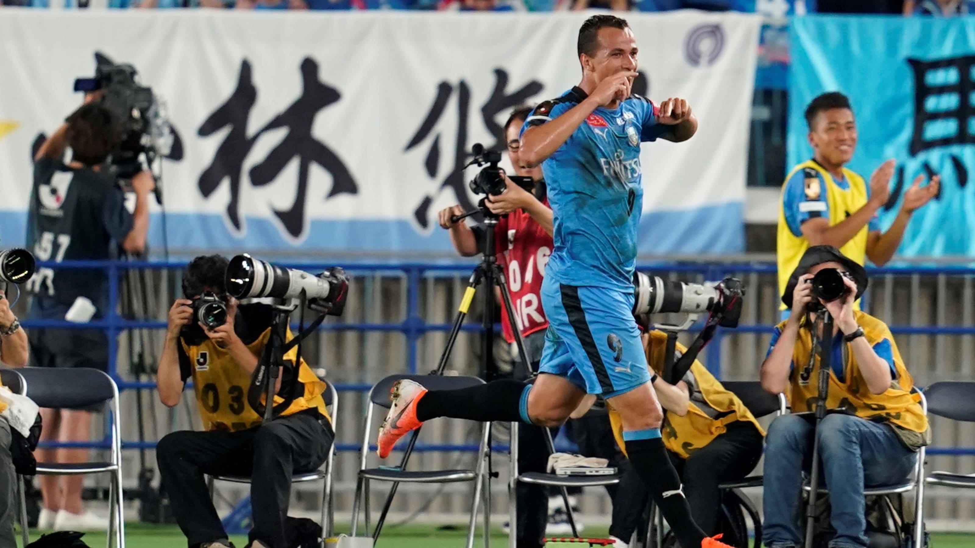 サッカー J1第1節 昨季王者 川崎fが多摩川クラシコを制し白星スタート