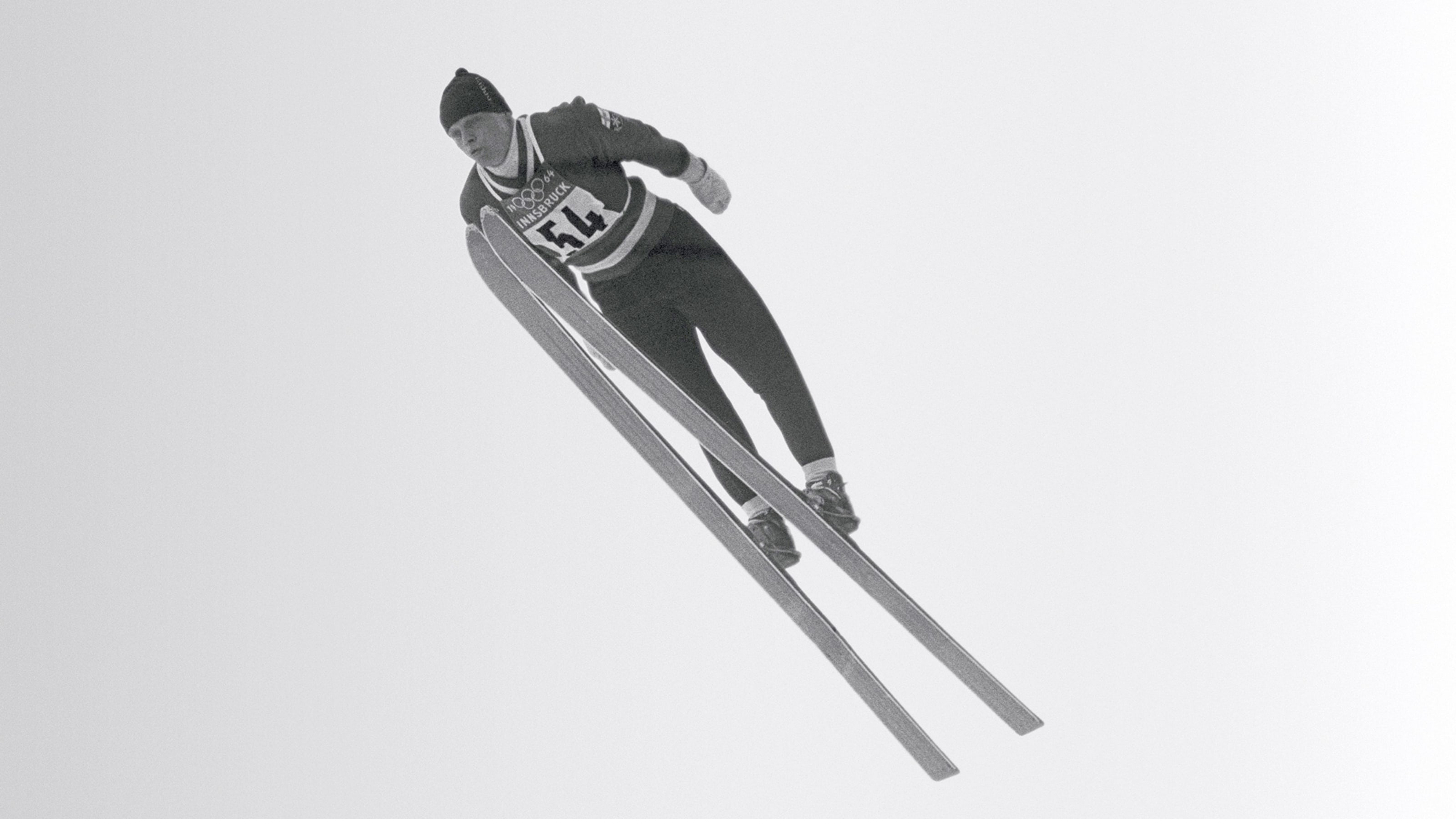 Первый прыжок с трамплина на лыжах. Трамплин Инсбрук 1964. Лыжный спорт прыжки с трамплина. Прыжки с трамплина 1924 Франция Шамони. Лыжи с трамплина.