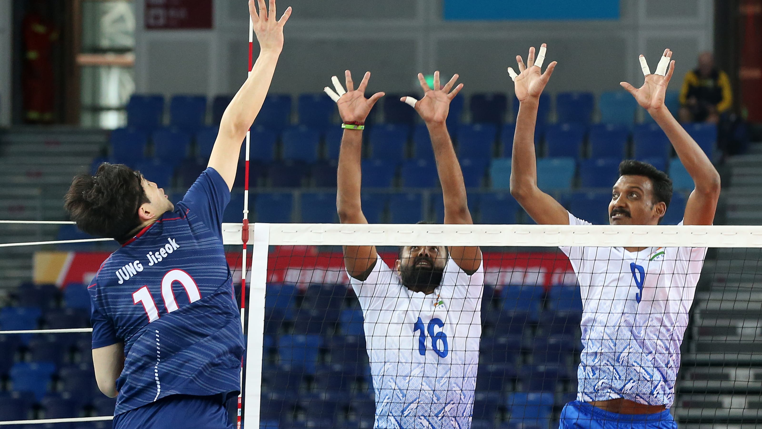 how many volleyball teams are there in the olympic games