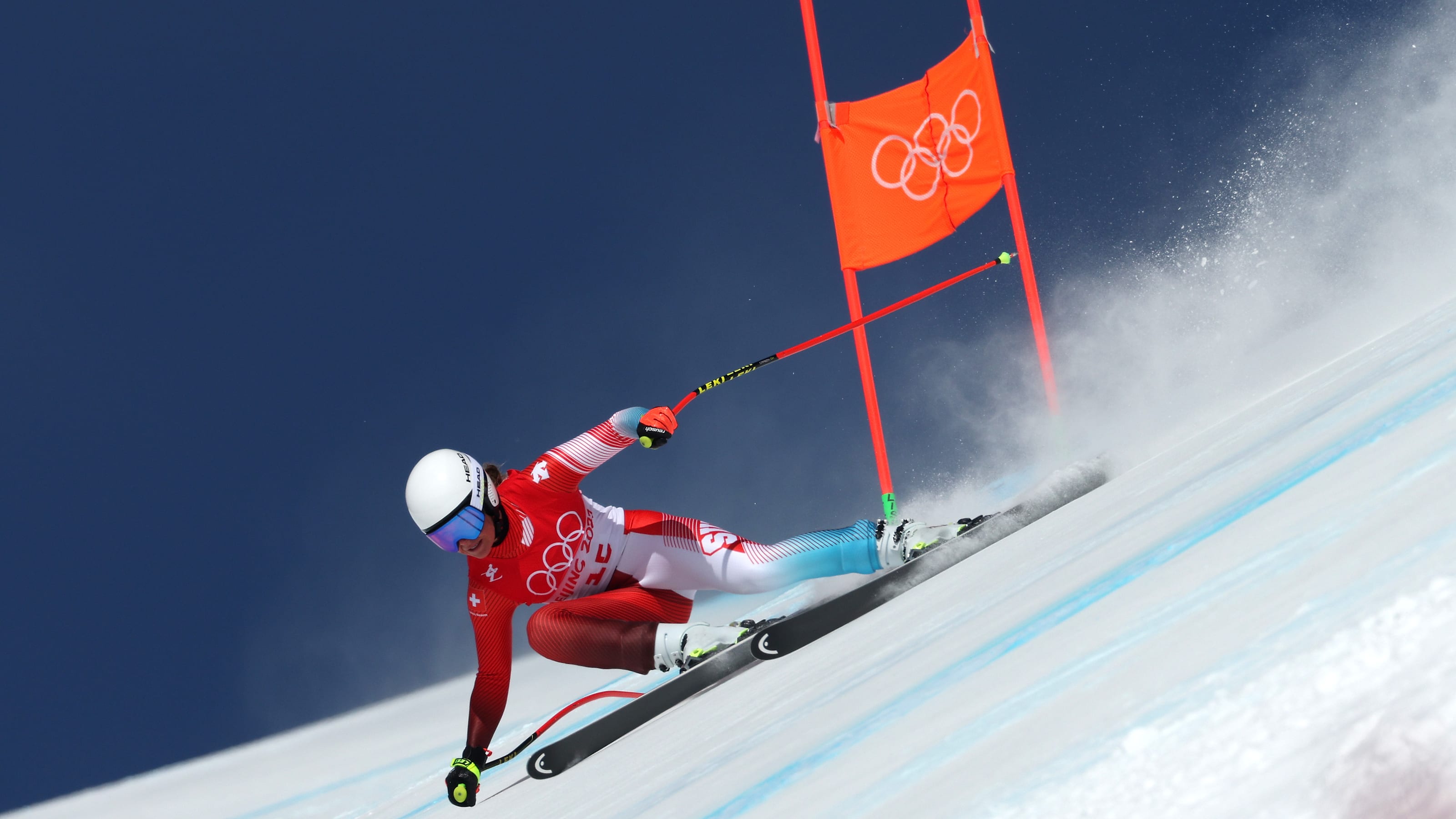 Скоростной спуск с горы на санях. Beijing 2022 Alpine Skiing. Горнолыжный спорт на Олимпийских играх 2022.