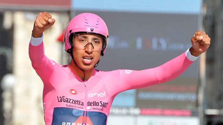 Egan Bernal, "feliz de estar vivo" tras su accidente de enero, ve más cerca  su regreso