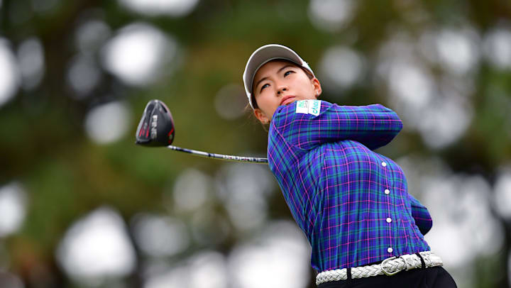 女子ゴルフ リコーカップ初日 渋野日向子が3位タイで好発進 鈴木