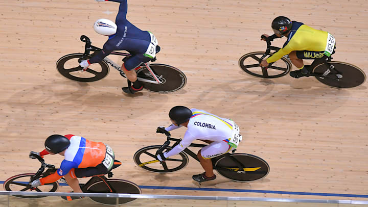 最大時速70km/hを超える自転車トラック競技、個人からチームによる白熱 