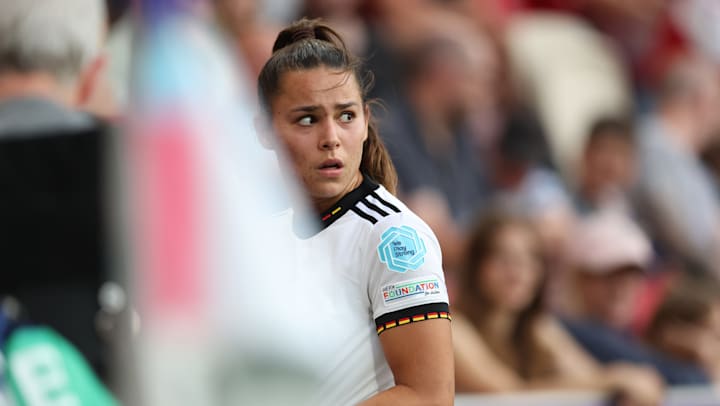 Germany's midfield anchor: Lena Oberdorf is one to watch in the clash against France 