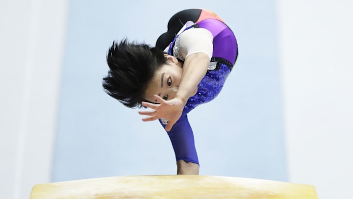 村上茉愛が女子個人総合で予選を首位通過 体操 全日本選手権1日目