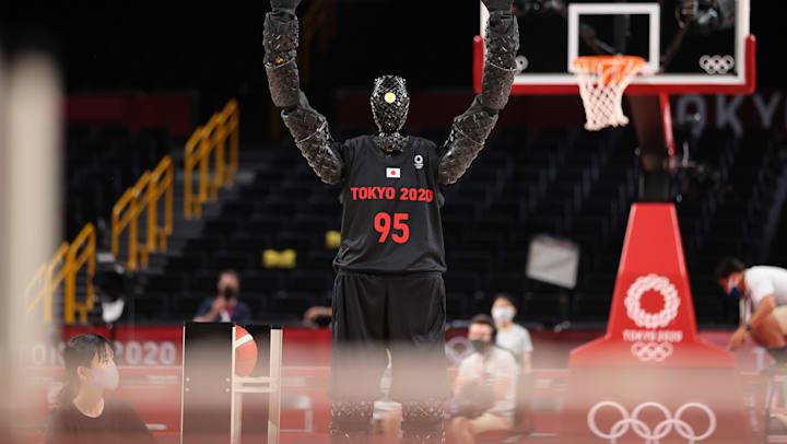 オリンピックのバスケ選手に新たなスター誕生 正体はロボット