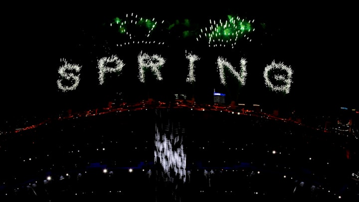 Слово «весна» из фейерверков на церемонии открытия Олимпиады-2022 в Пекине
