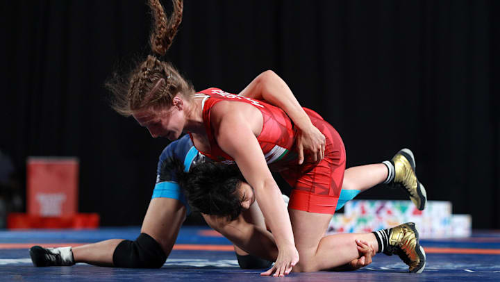 レスリング 世界選手権第4日 女子55kg級 櫻井つぐみが優勝 女子62kg級
